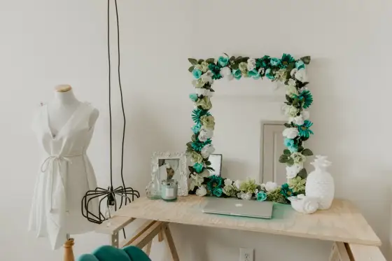 Comment customiser un miroir sans le surcharger ?